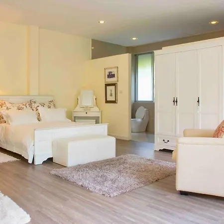 Villamilla Deluxe En-Suite Room